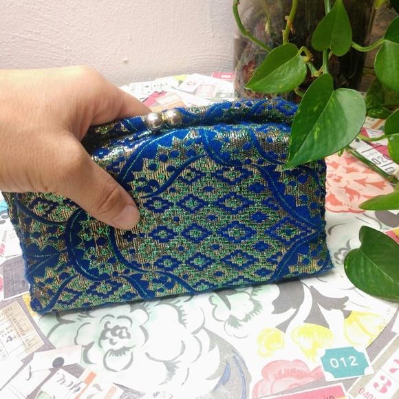 Vintage Handbags - Vintage clutch purse